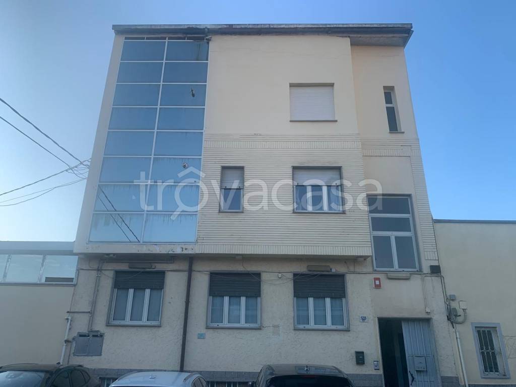 locale commerciale in vendita a Torino in zona Mirafiori Sud