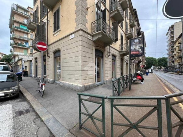 negozio in vendita a Torino in zona Borgo San Paolo