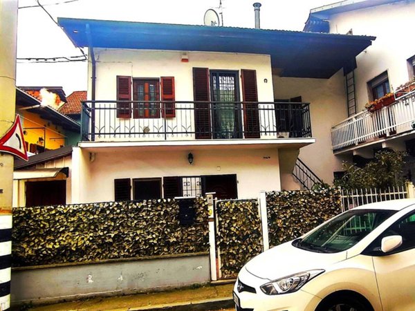 casa indipendente in vendita a Torino in zona Barca