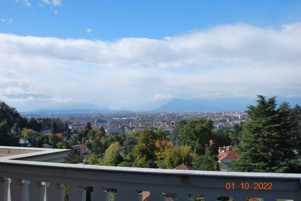 appartamento in vendita a Torino in zona Cavoretto