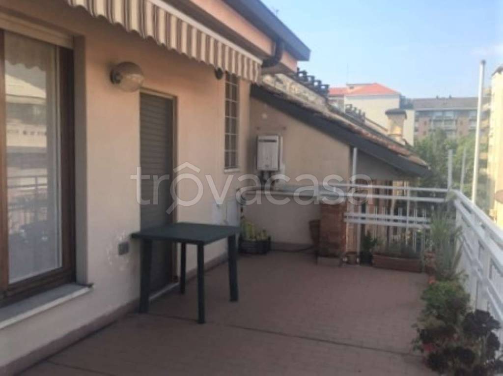 appartamento in vendita a Torino in zona Cit Turin