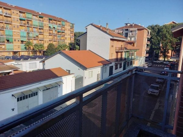 casa indipendente in vendita a Torino in zona Regio Parco