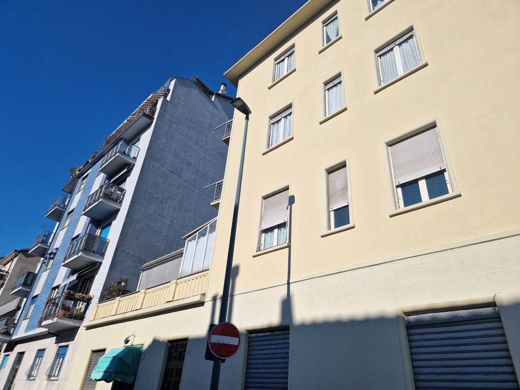 negozio in vendita a Torino in zona Parella