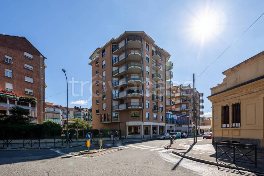 appartamento in vendita a Torino in zona Cenisia