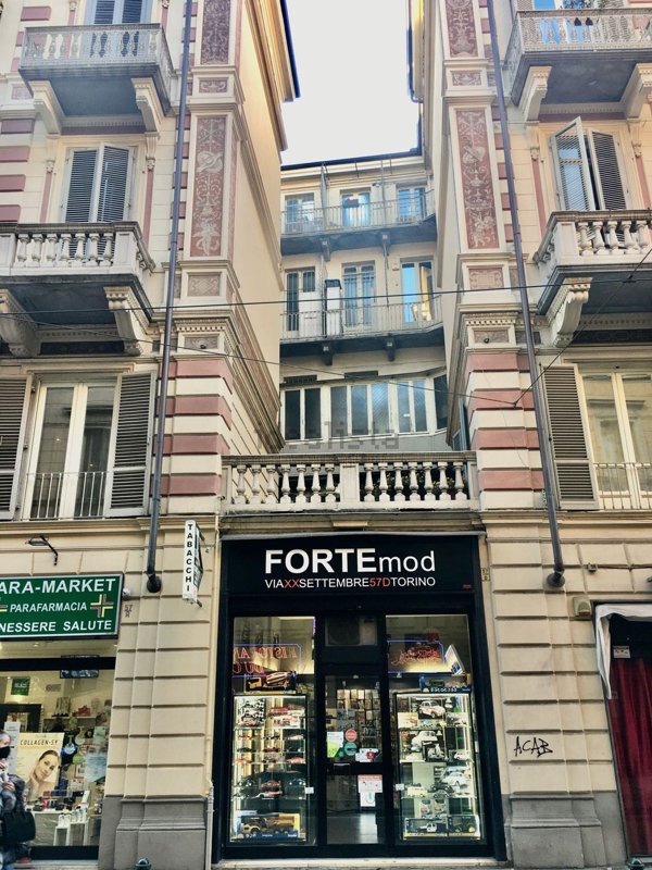 negozio in vendita a Torino in zona Centro Storico