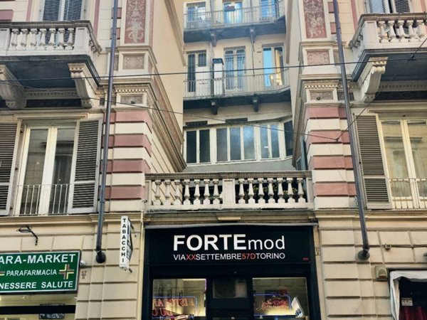 negozio in vendita a Torino in zona Centro Storico