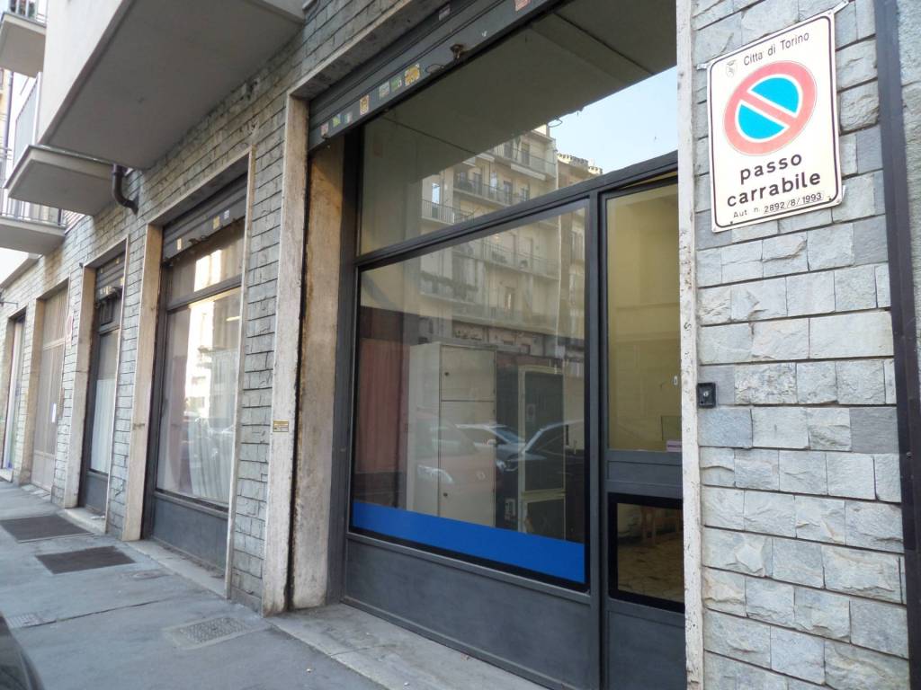 negozio in vendita a Torino in zona San Salvario