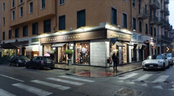 locale commerciale in vendita a Torino in zona Crocetta