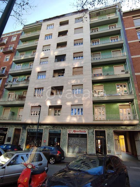 appartamento in vendita a Torino in zona Cenisia