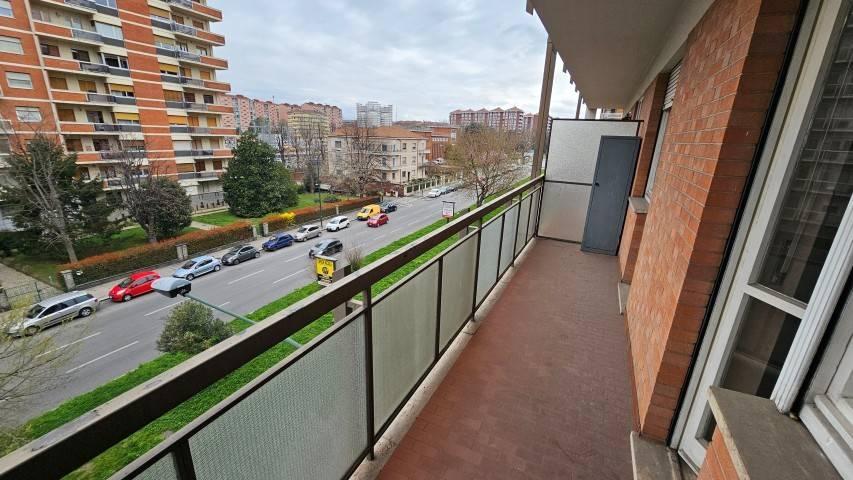 appartamento in vendita a Torino in zona Mirafiori Nord
