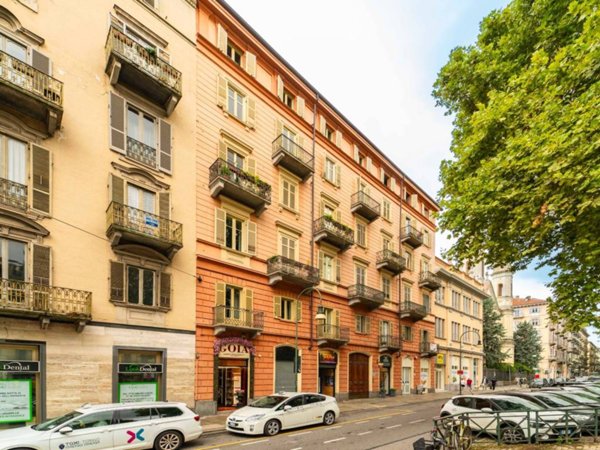 appartamento in vendita a Torino in zona San Salvario