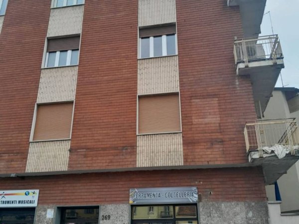negozio in vendita a Torino in zona Madonna di Campagna
