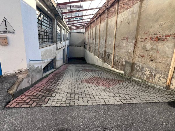 locale di sgombero in vendita a Torino