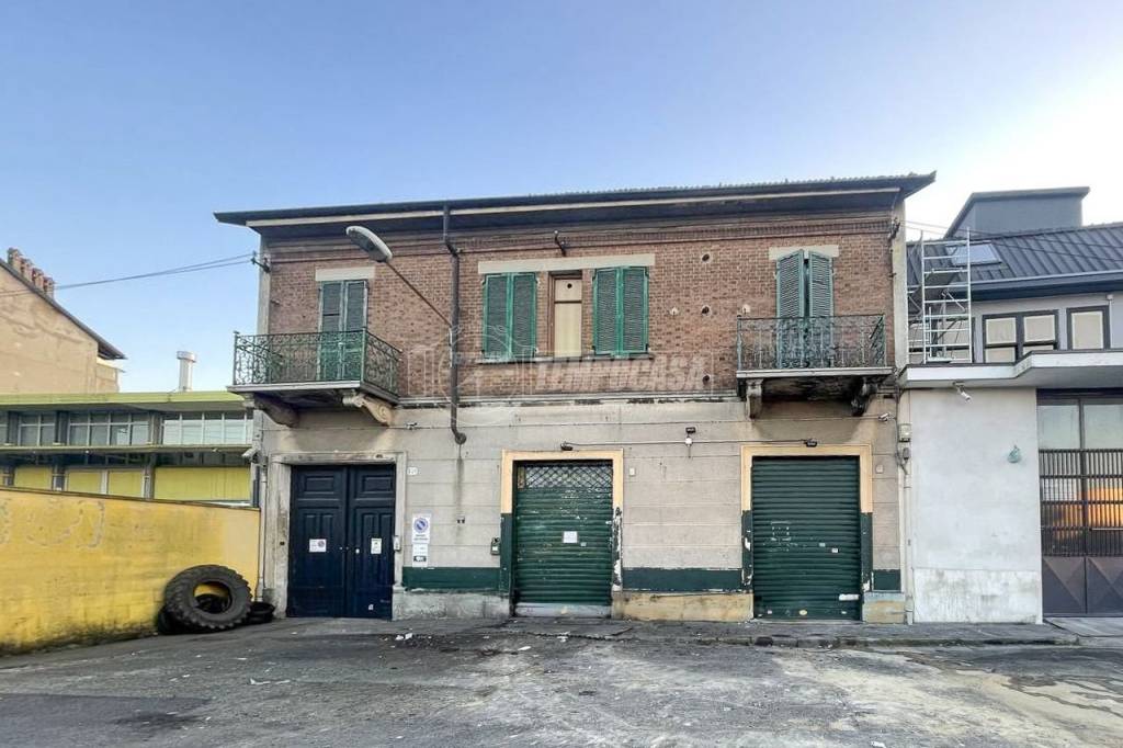 appartamento in vendita a Torino in zona Borgata Vittoria