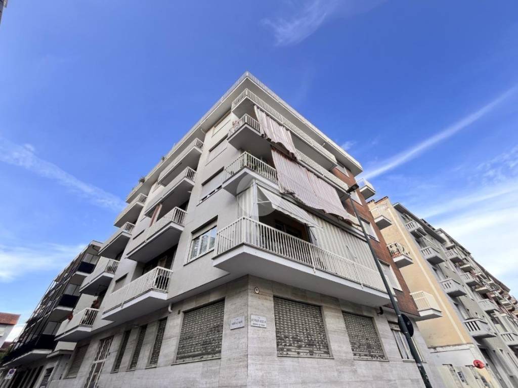 appartamento in vendita a Torino in zona Borgata Vittoria