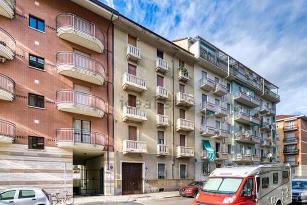 appartamento in vendita a Torino in zona Borgata Vittoria