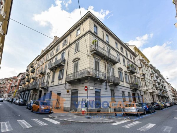 appartamento in vendita a Torino in zona San Salvario