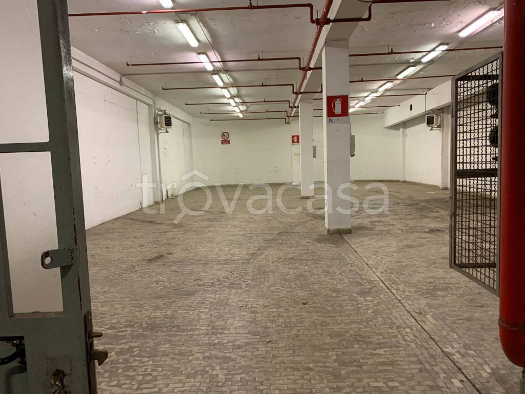 locale commerciale in vendita a Torino in zona Crocetta