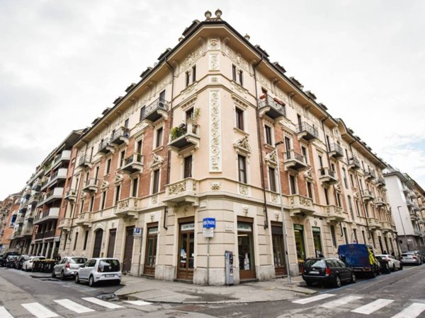 appartamento in vendita a Torino in zona San Salvario