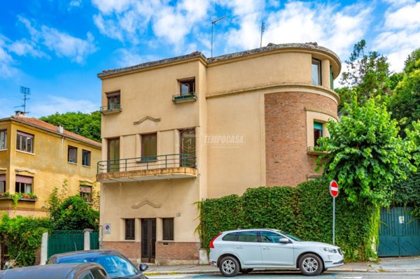 appartamento in vendita a Torino in zona Borgo Po