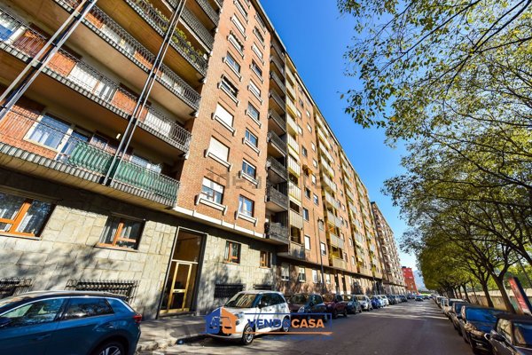 appartamento in vendita a Torino in zona Lingotto