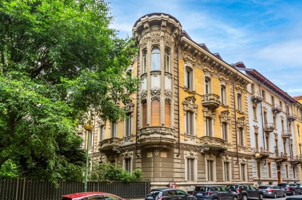 appartamento in vendita a Torino in zona Crocetta