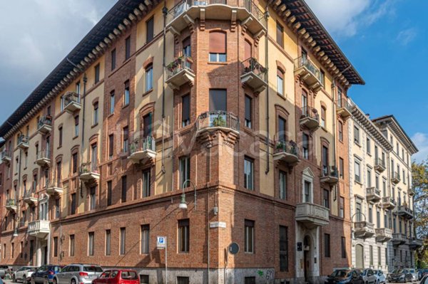 appartamento in vendita a Torino in zona Cit Turin