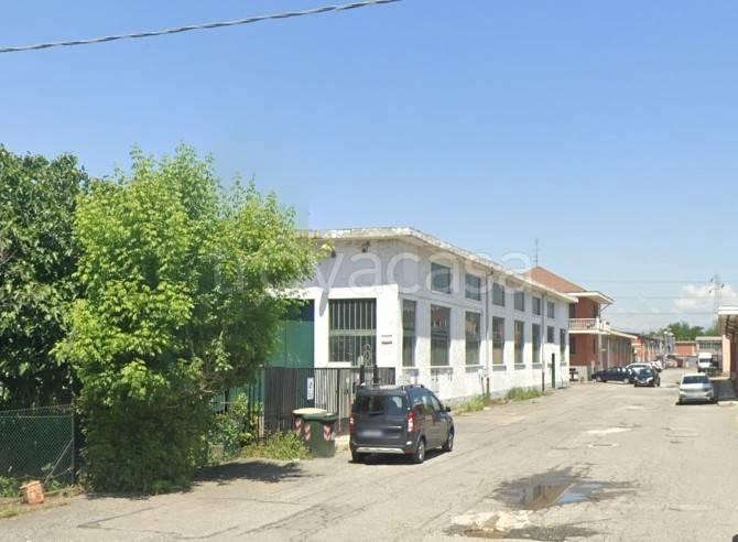 locale commerciale in vendita a Torino in zona Barca