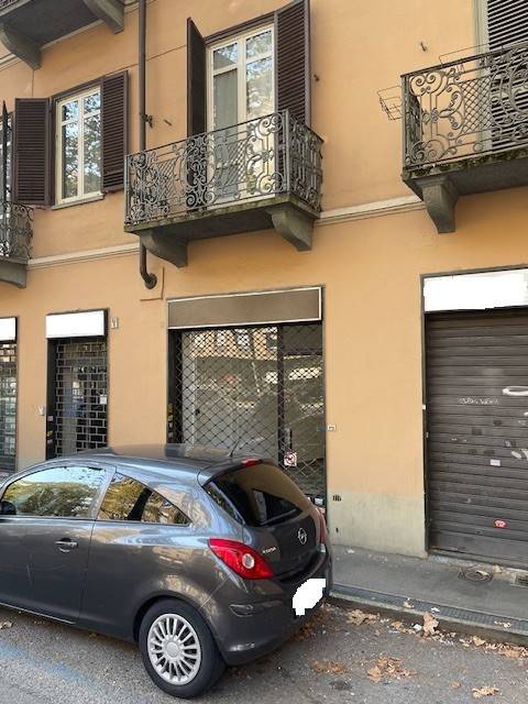 negozio in vendita a Torino in zona Cit Turin