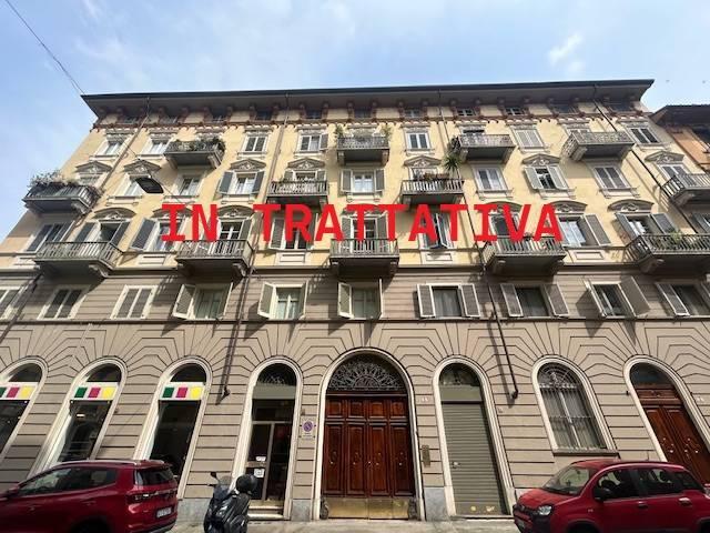 appartamento in vendita a Torino in zona Cit Turin