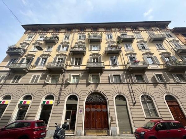appartamento in vendita a Torino in zona Cit Turin