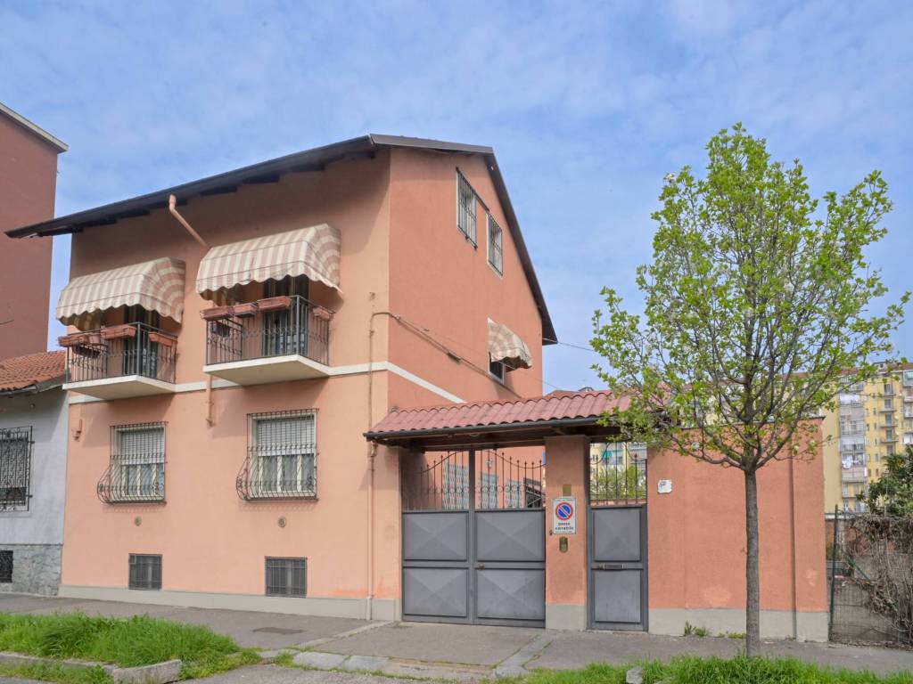 casa indipendente in vendita a Torino in zona Madonna di Campagna