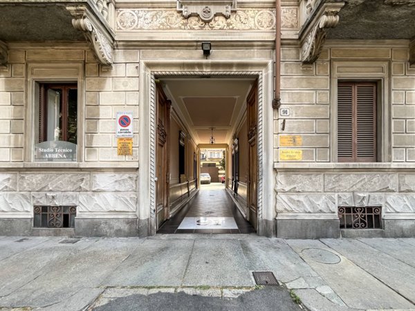 appartamento in vendita a Torino in zona Crocetta