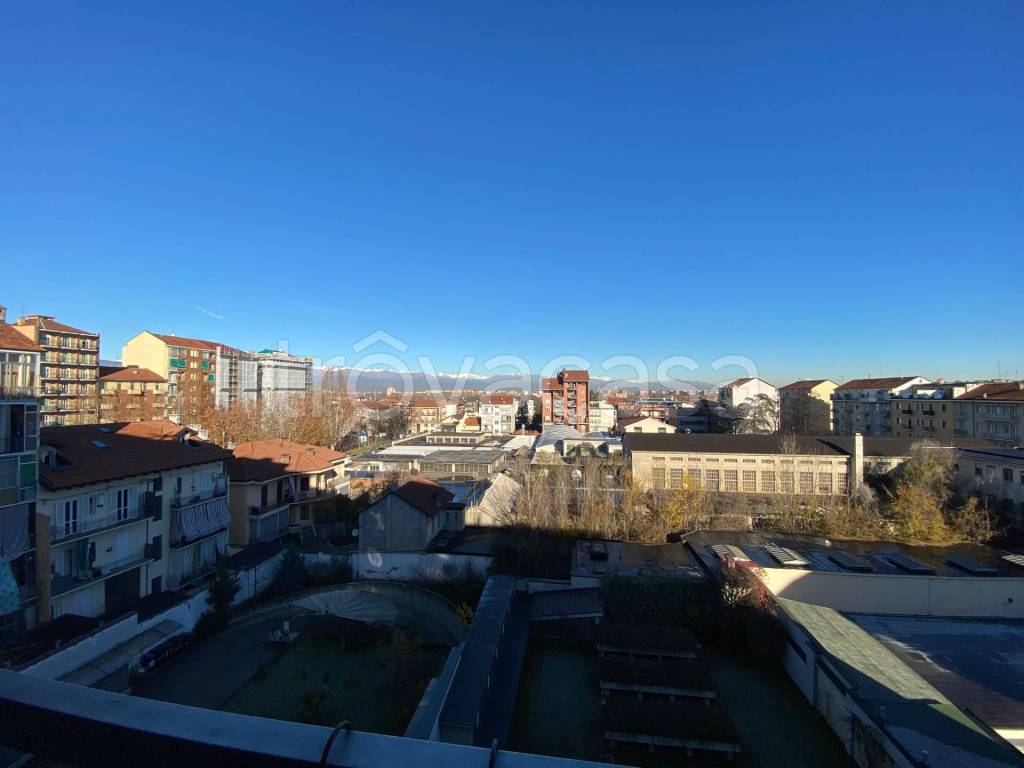 appartamento in vendita a Torino in zona Parella