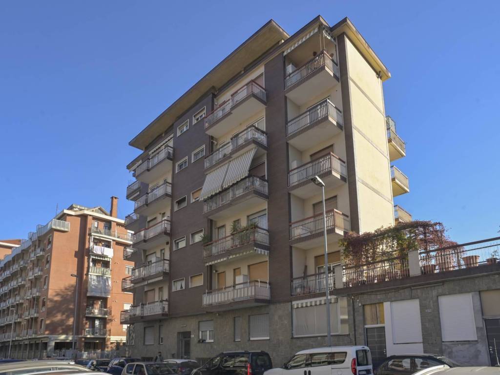 appartamento in vendita a Torino in zona Lucento