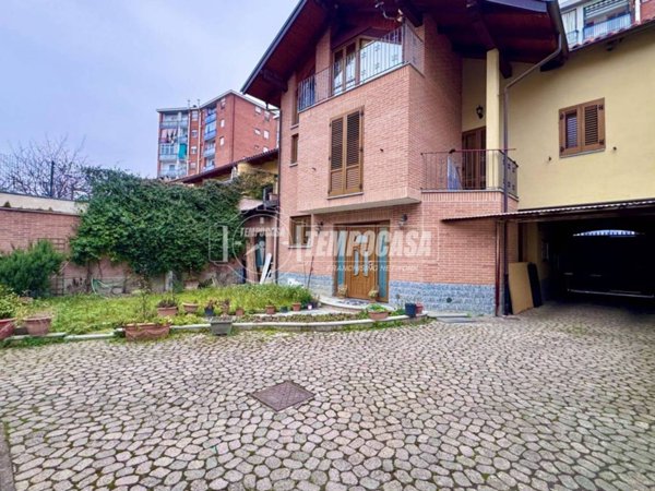 casa indipendente in vendita a Torino in zona Regio Parco