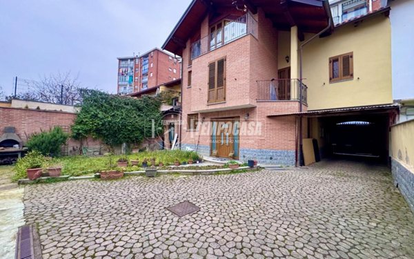 casa indipendente in vendita a Torino in zona Regio Parco