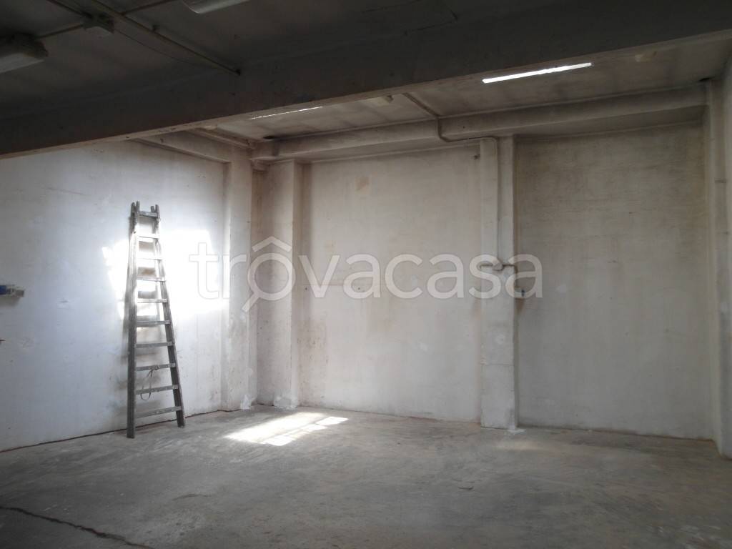 negozio in vendita a Torino in zona Aurora