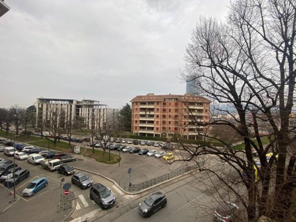 appartamento in vendita a Torino in zona Lingotto