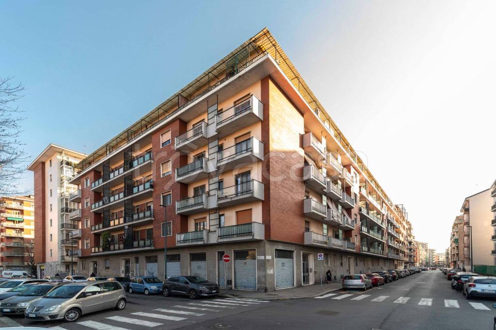 appartamento in vendita a Torino in zona Borgata Vittoria