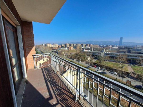 appartamento in vendita a Torino in zona Mirafiori Sud
