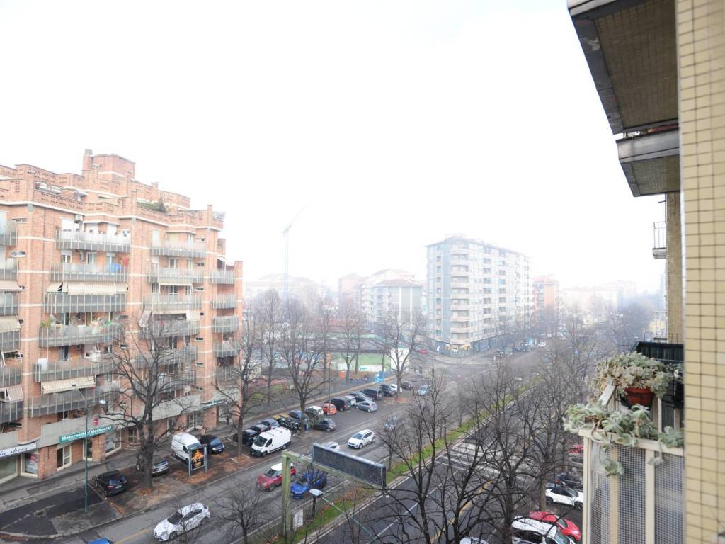 appartamento in vendita a Torino in zona Mirafiori Nord