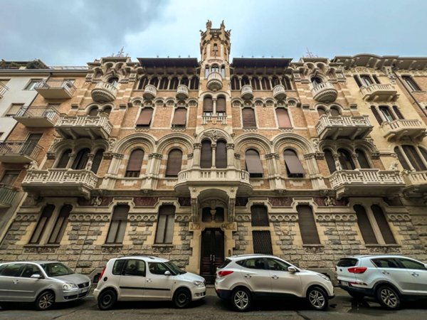 appartamento in vendita a Torino in zona Cit Turin
