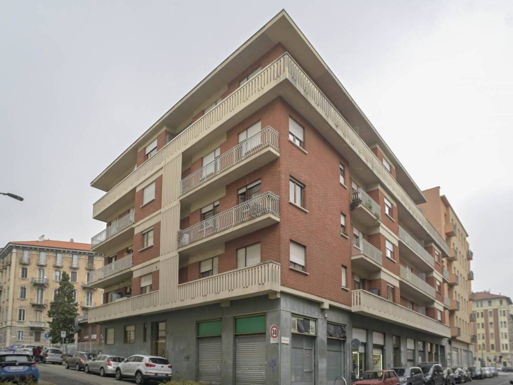 appartamento in vendita a Torino in zona Aurora