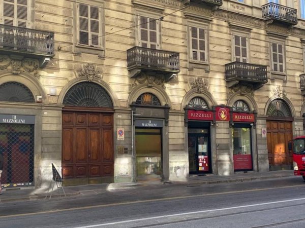 negozio in vendita a Torino in zona Centro Storico