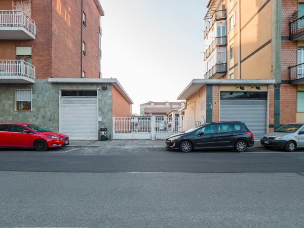 locale commerciale in vendita a Torino in zona San Donato