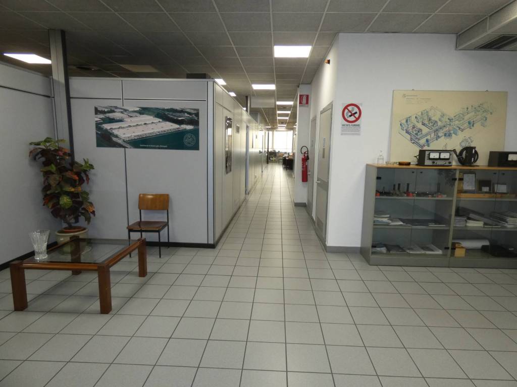 ufficio in vendita a Torino in zona Vallette