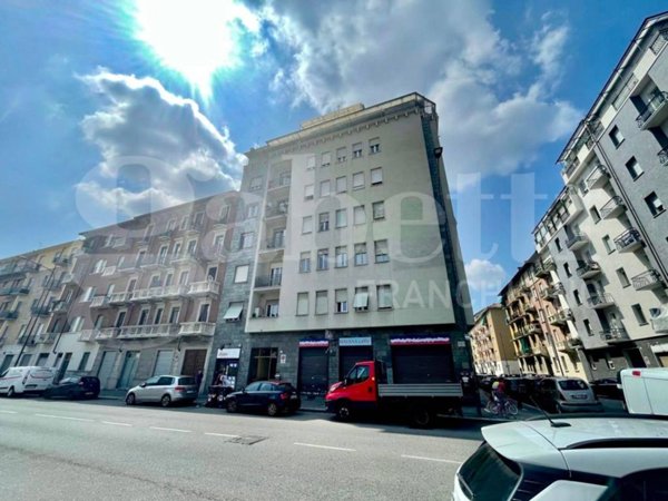 negozio in vendita a Torino in zona Parella
