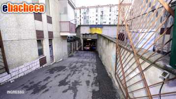 locale commerciale in vendita a Torino