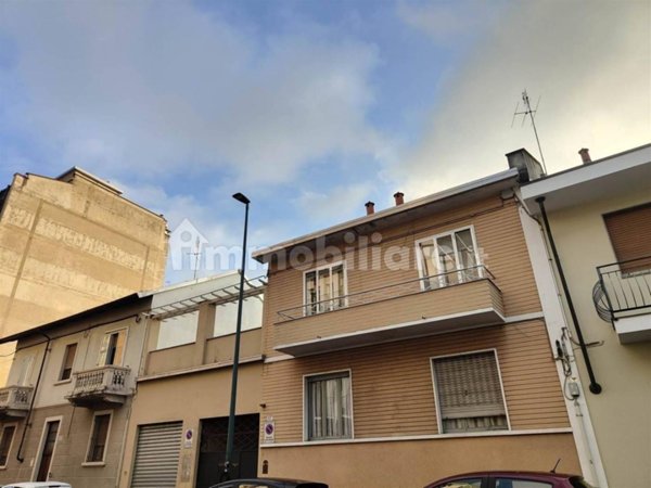 casa indipendente in vendita a Torino in zona Mirafiori Sud